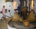 Visiting the Oil Mill in Benalauría. www.spanishsosimple.com