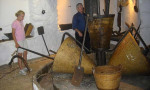 Visiting the Oil Mill in Benalauría. www.spanishsosimple.com