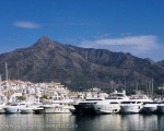 La Concha mountain behind Marbella, Puerto Banús in the foreground. www.spanishsosimple.com